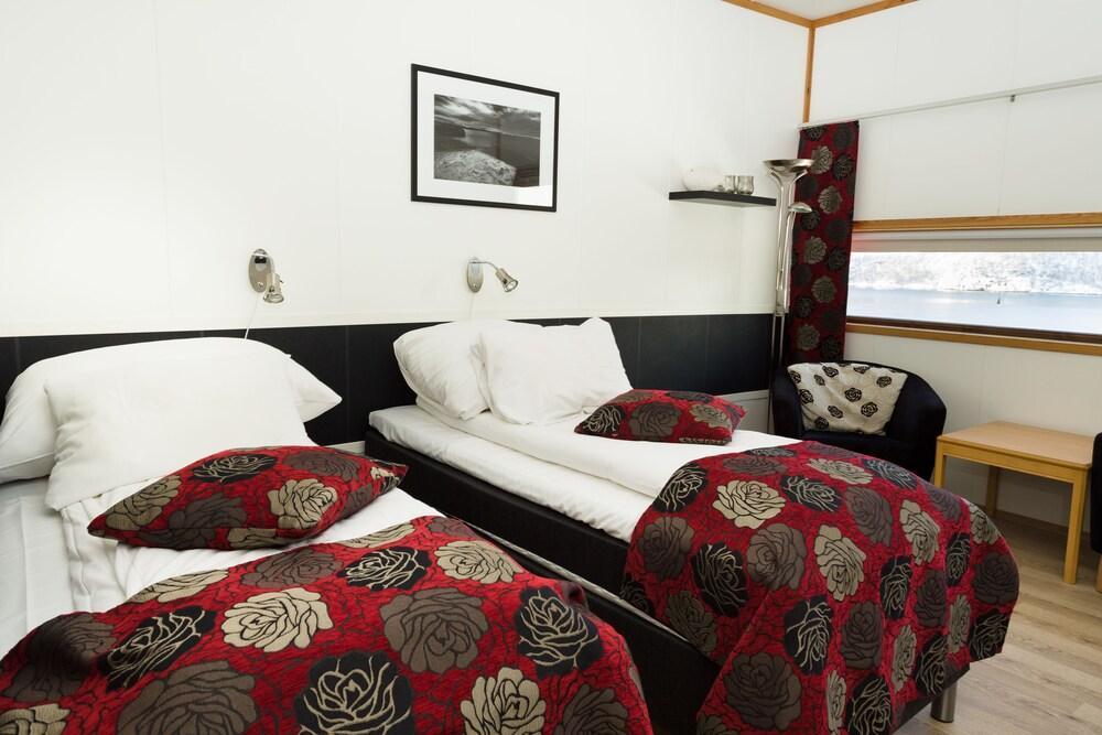 Tjeldsundbrua Hotel Skanland ภายนอก รูปภาพ